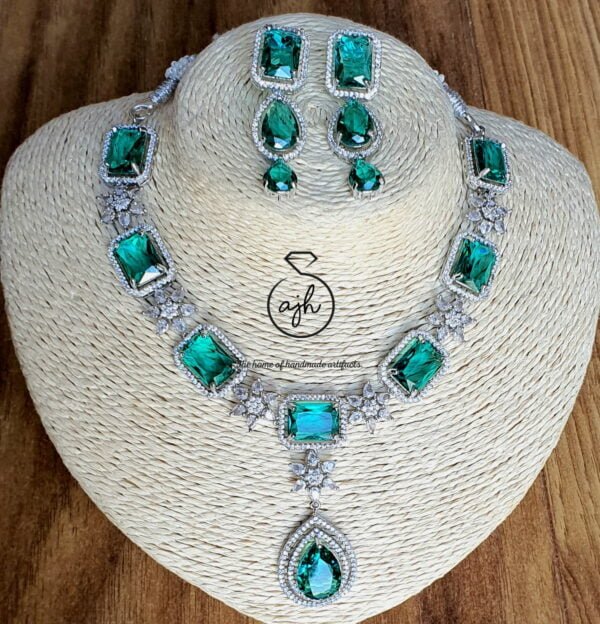 Necklace Cyan